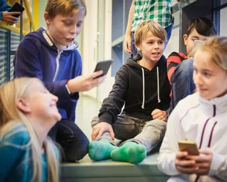 The Scandinavian nation to Enforce National Smartphone Prohibition in Classrooms